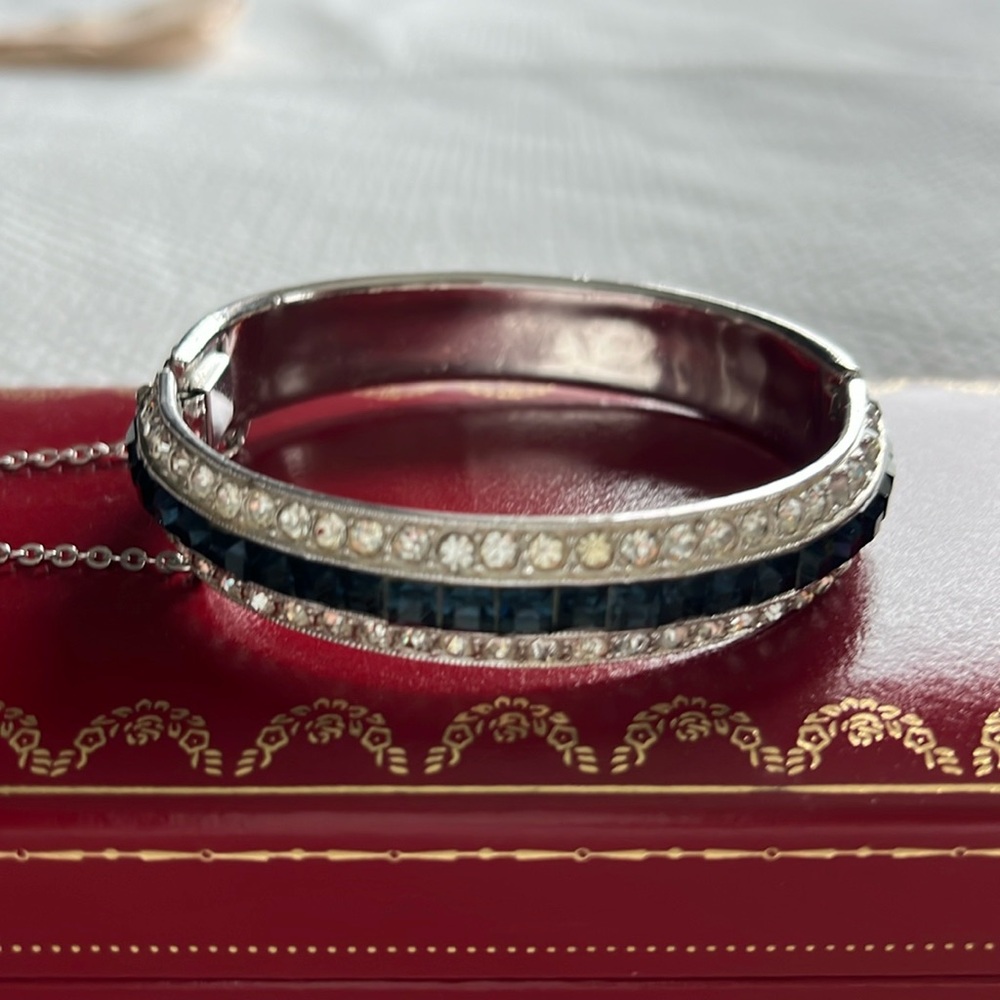 ORA sapphire crystal rhinestone, silver bangle